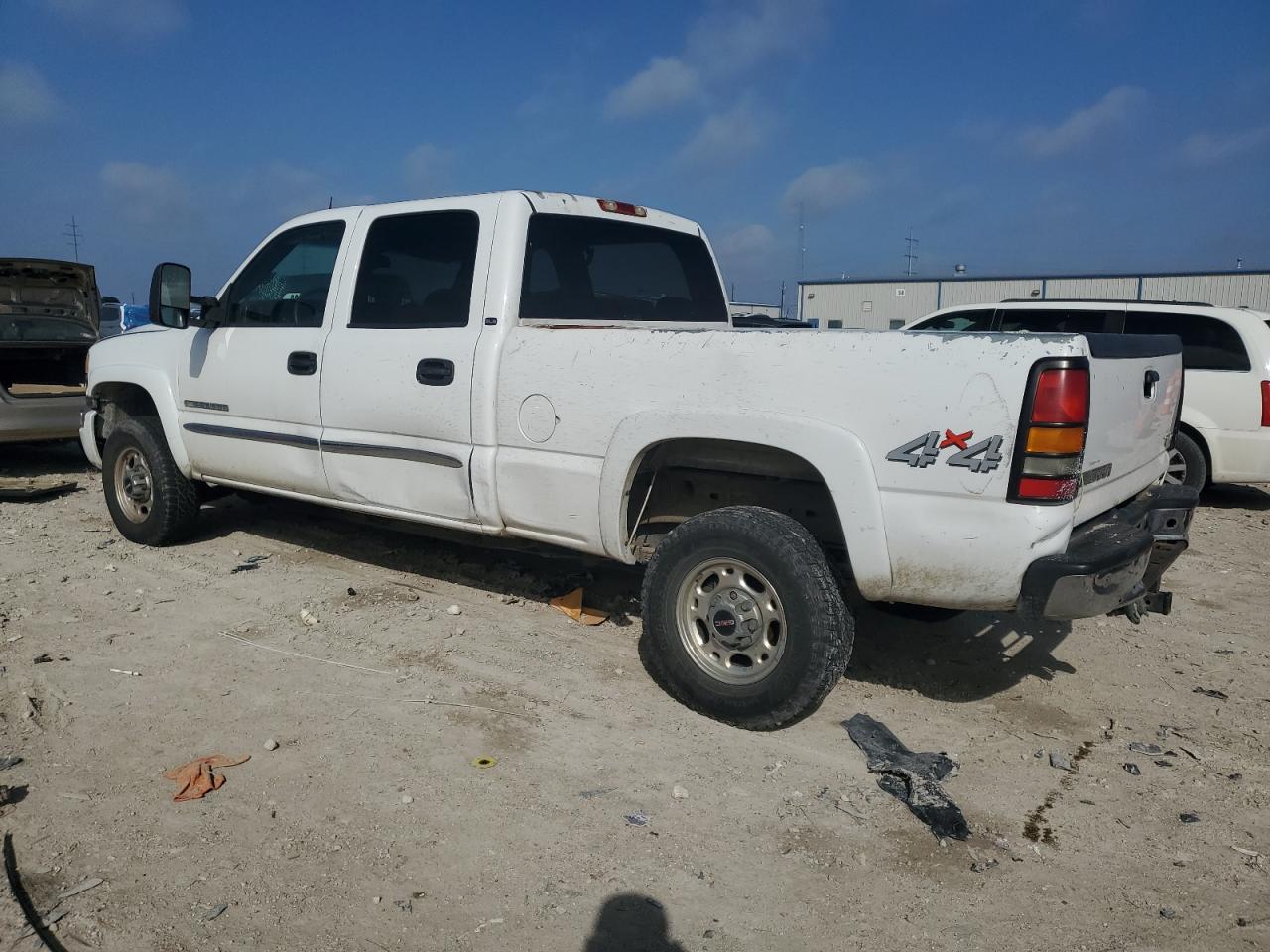 2005 GMC Sierra - Image 2