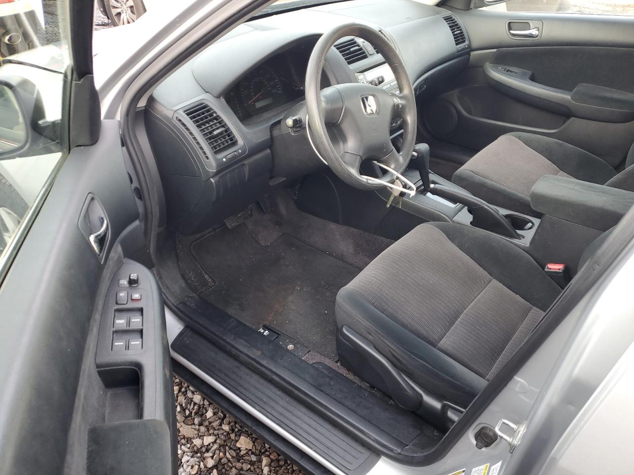 2005 Honda Accord - Image 8