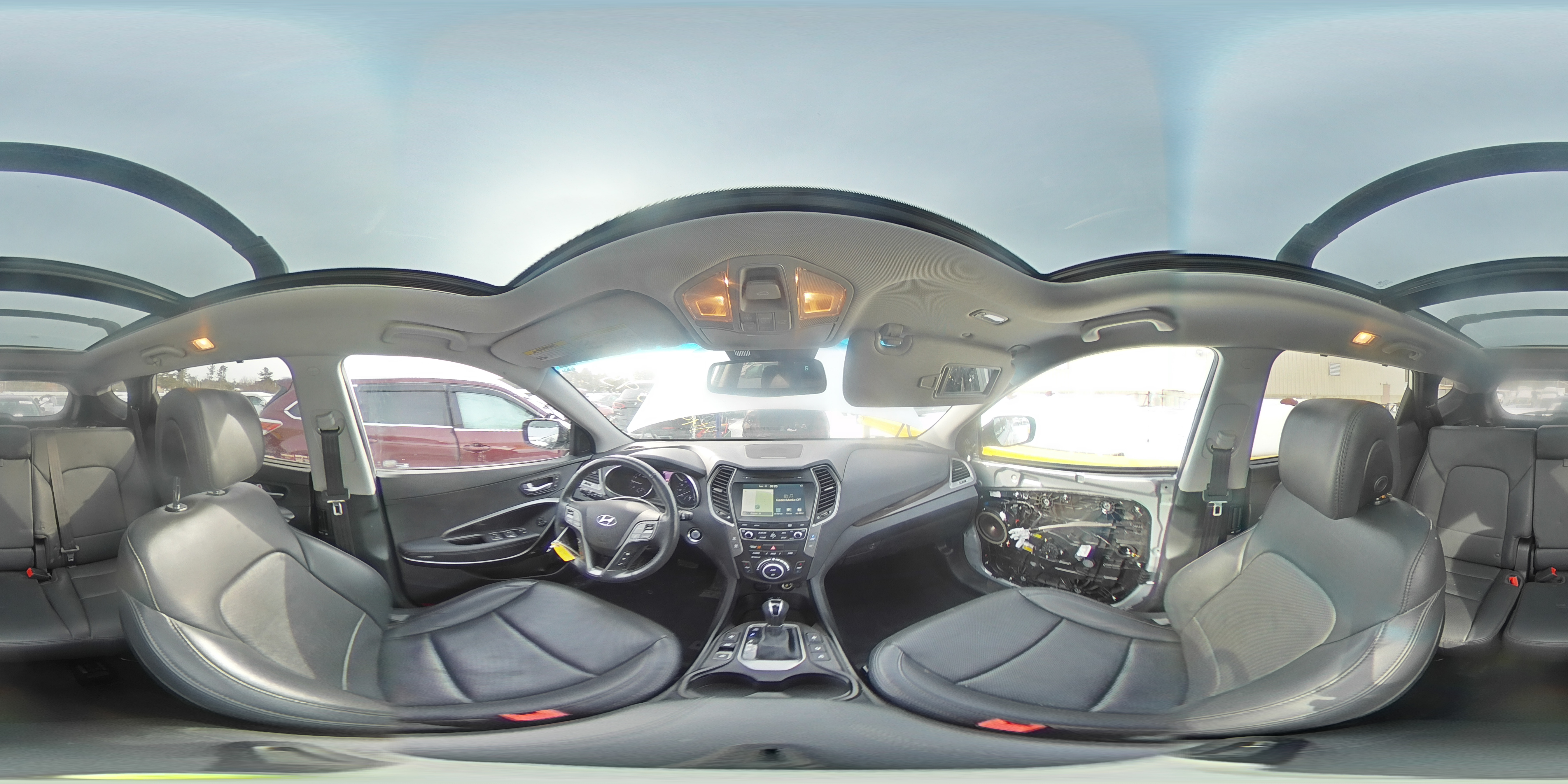 2017 Hyundai Santa Fe - Image 13
