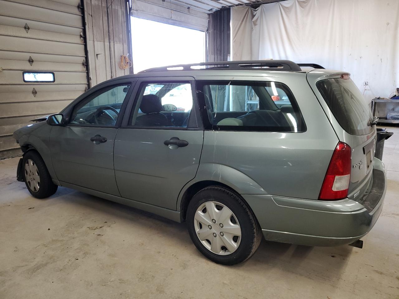 2005 Ford Focus - Image 2