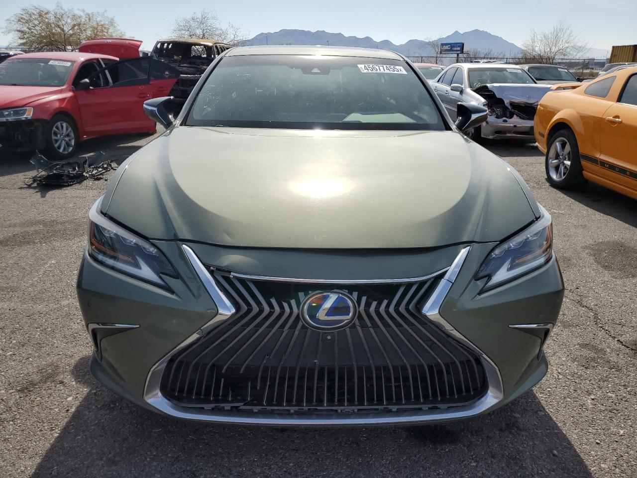 2020 Lexus ES - Image 5