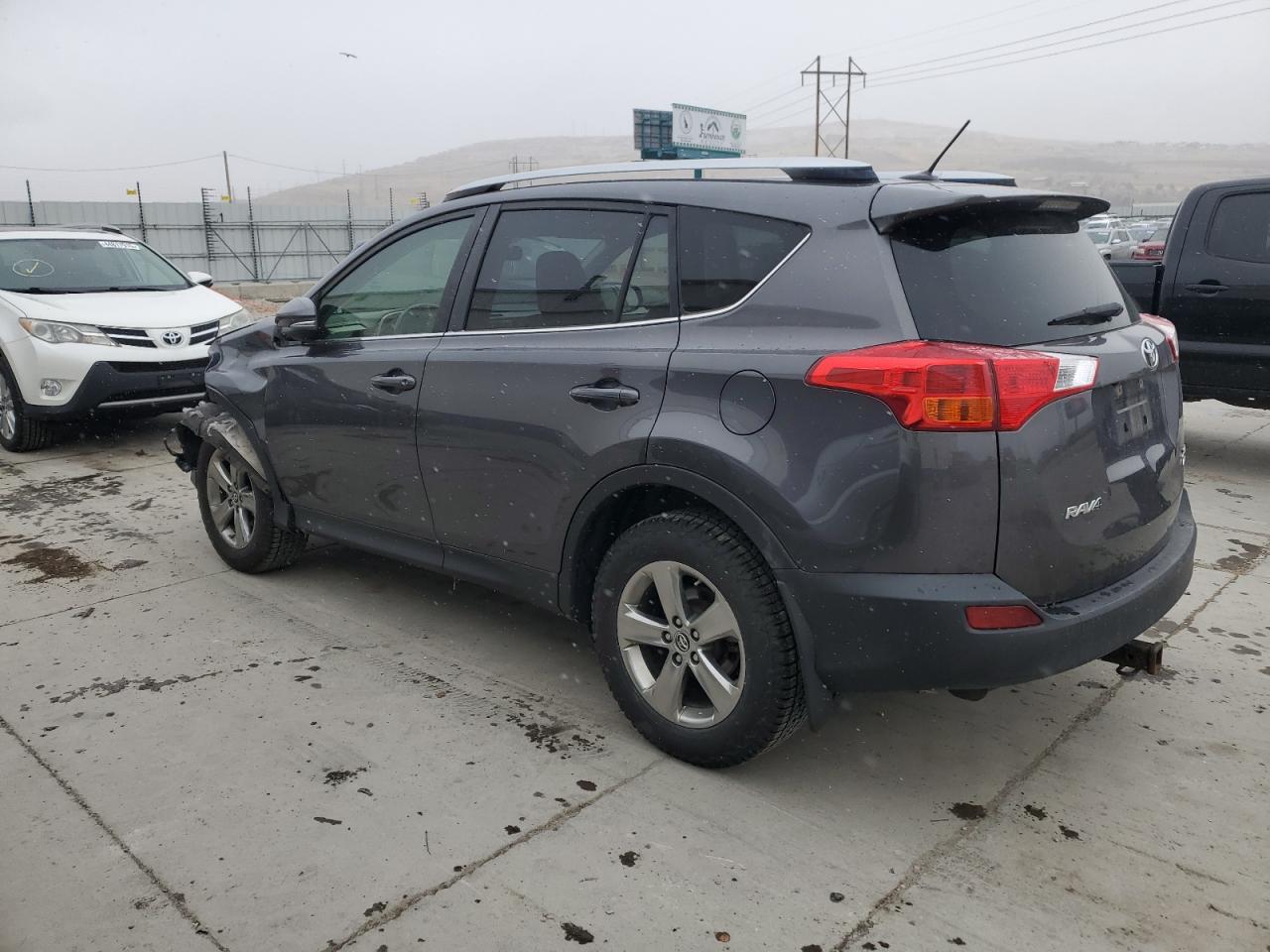 2015 Toyota RAV 4 - Image 2