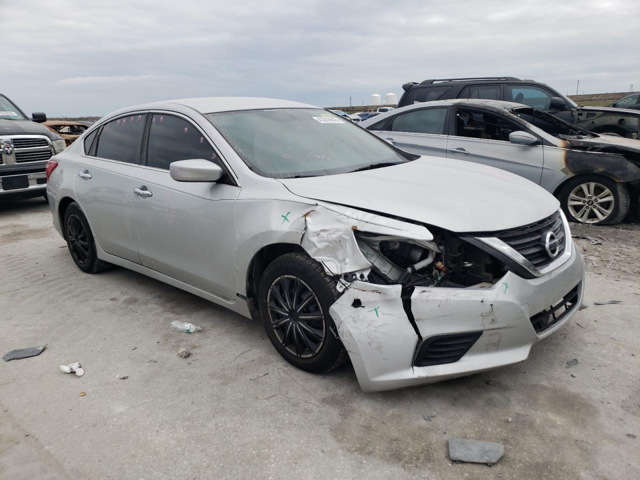 2017 Nissan Altima - Image 4