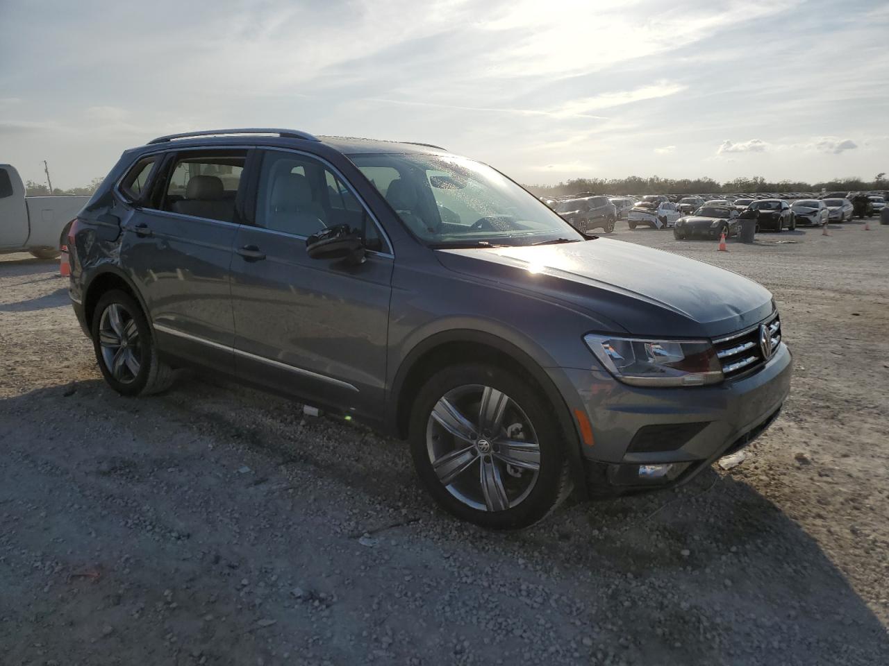 2021 Volkswagen Tiguan - Image 4