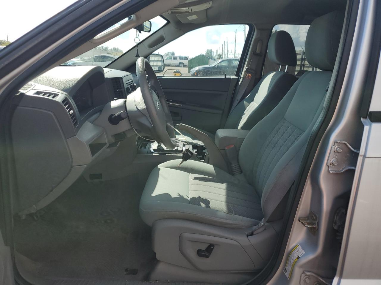 2006 Jeep Grand Cherokee - Image 7