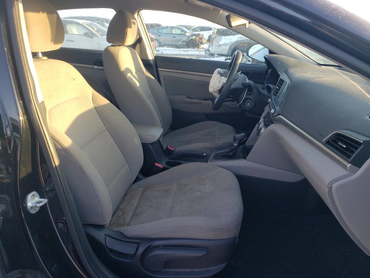 2019 Hyundai Elantra - Image 7