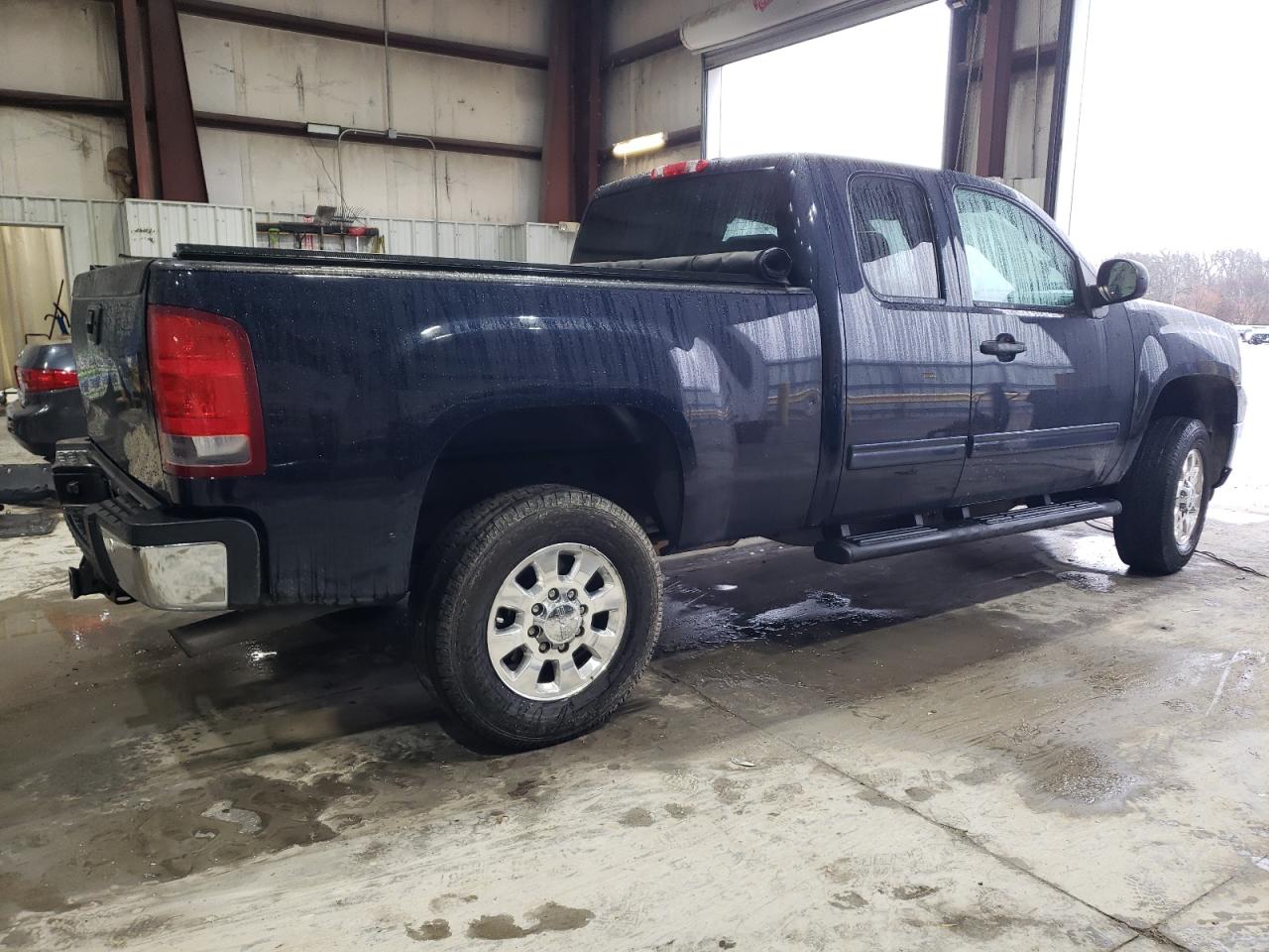 2011 GMC Sierra - Image 3