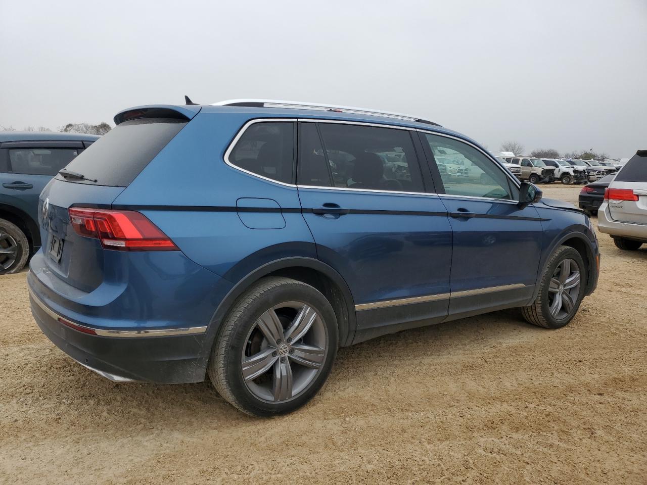 2020 Volkswagen Tiguan - Image 3