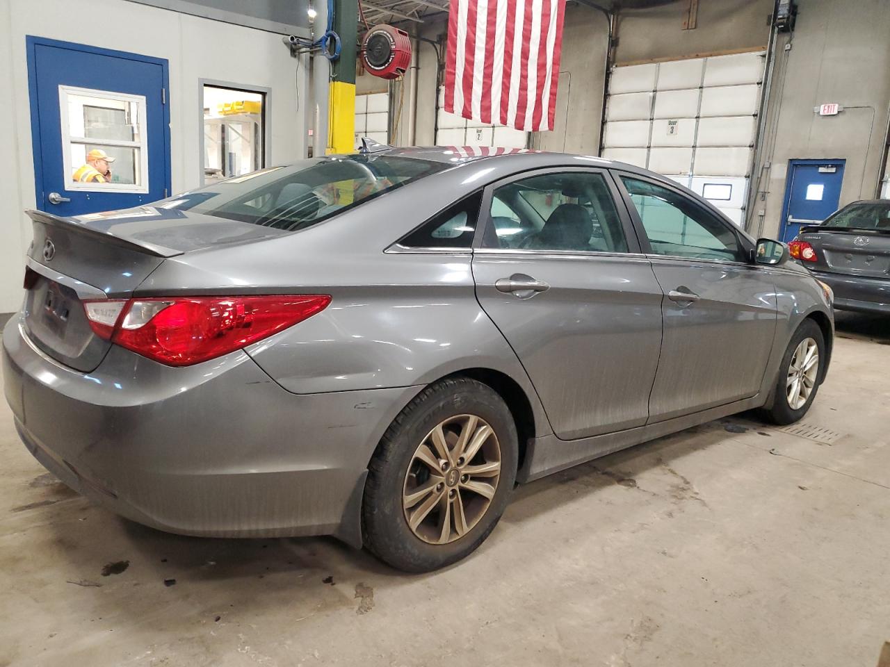 2013 Hyundai Sonata - Image 3
