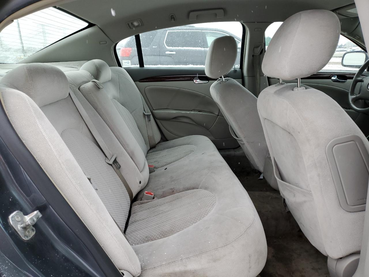 2011 Buick Lucerne - Image 10