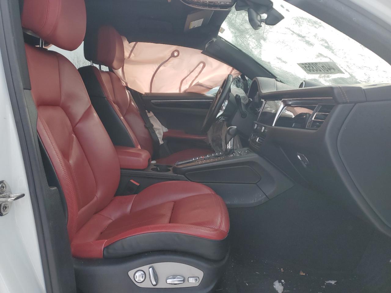 2019 Porsche Macan - Image 7