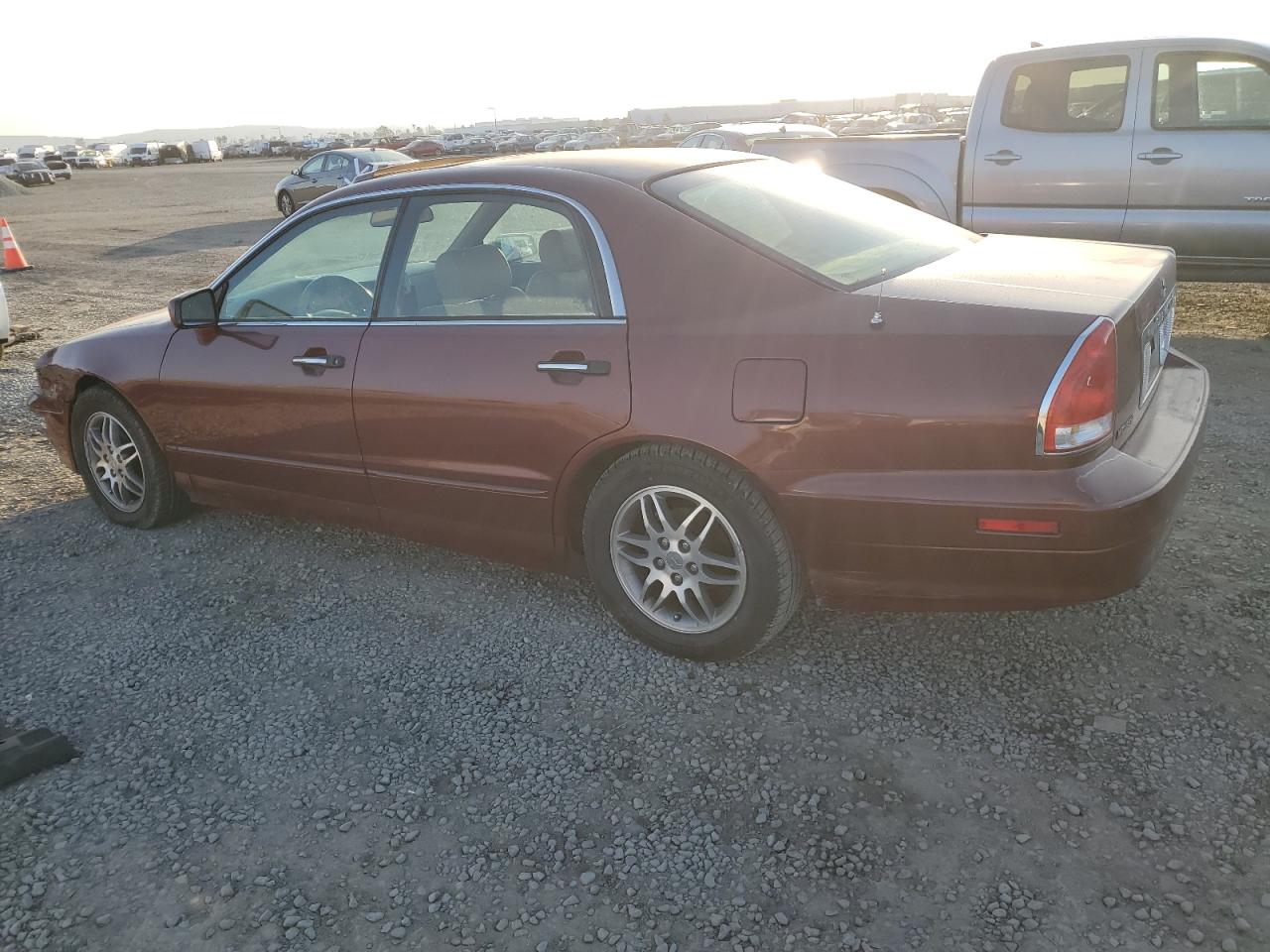 2002 Mitsubishi Diamante - Image 2