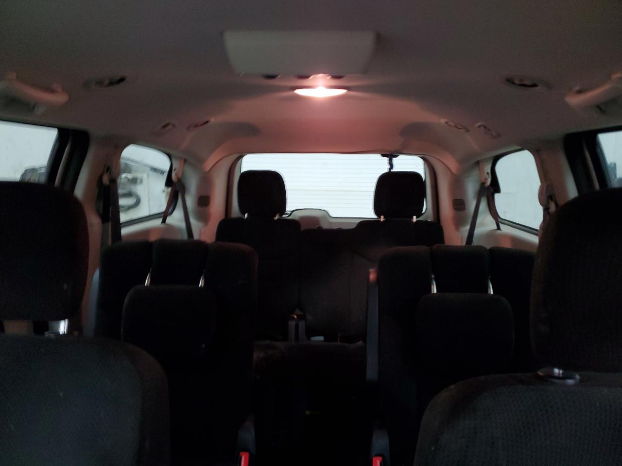 2016 Dodge Caravan - Image 10