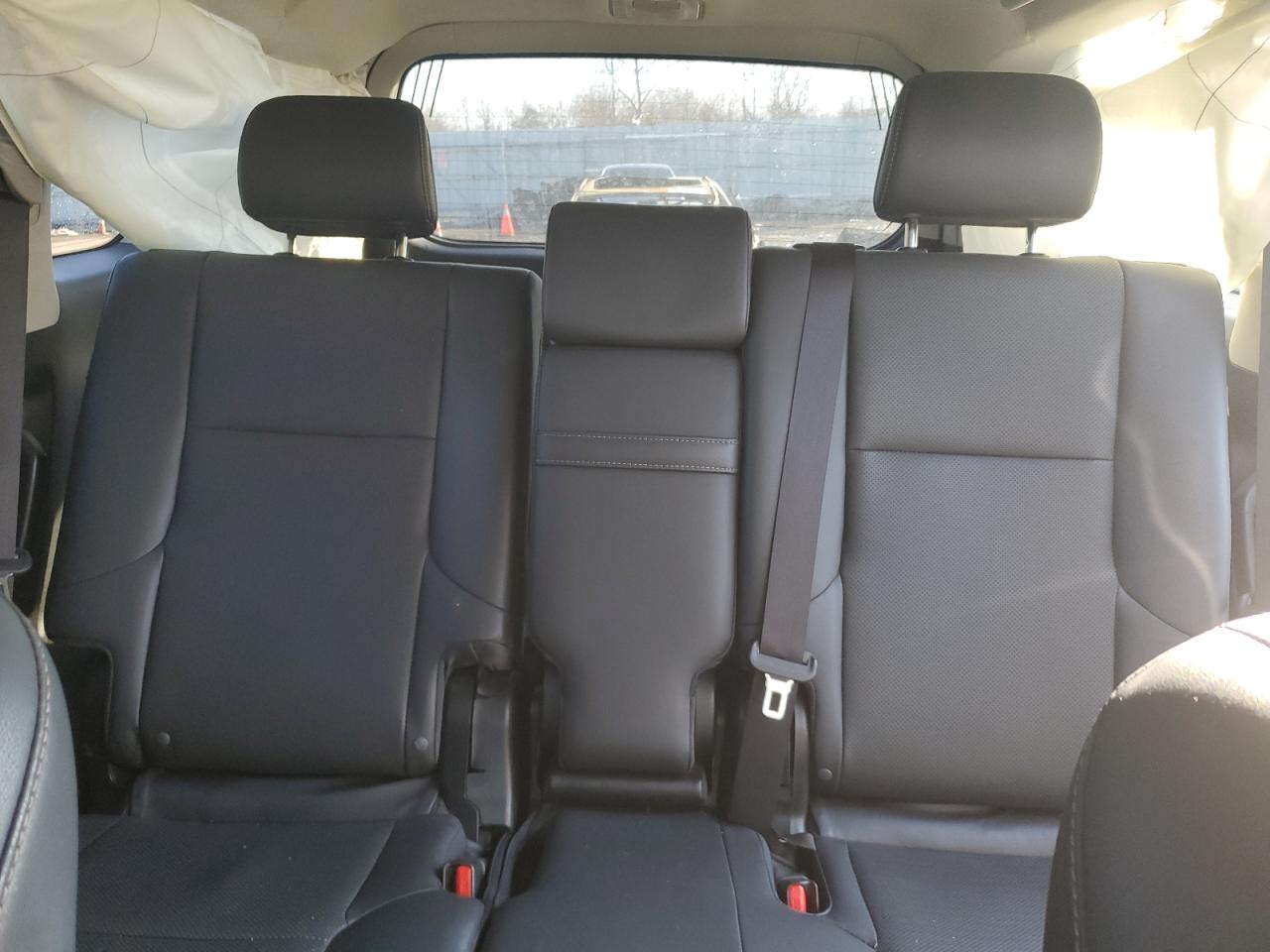 2017 Lexus GX - Image 10