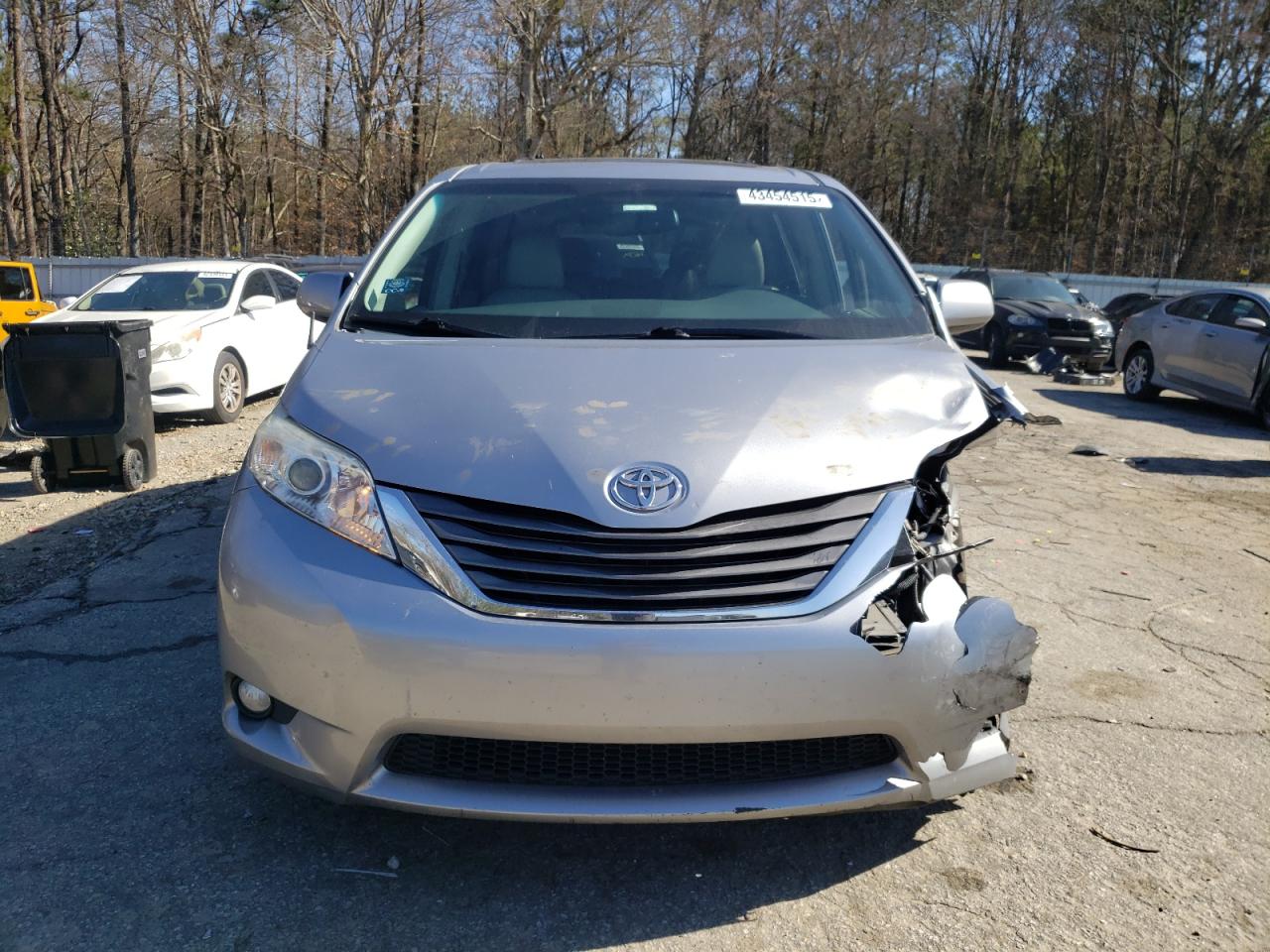 2012 Toyota Sienna - Image 5