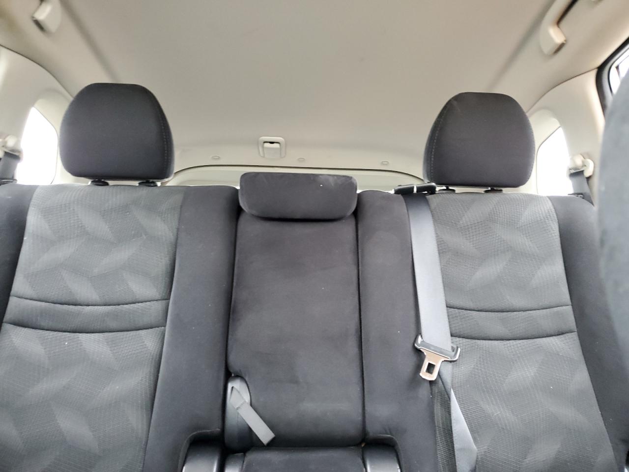 2016 Nissan Rogue - Image 10