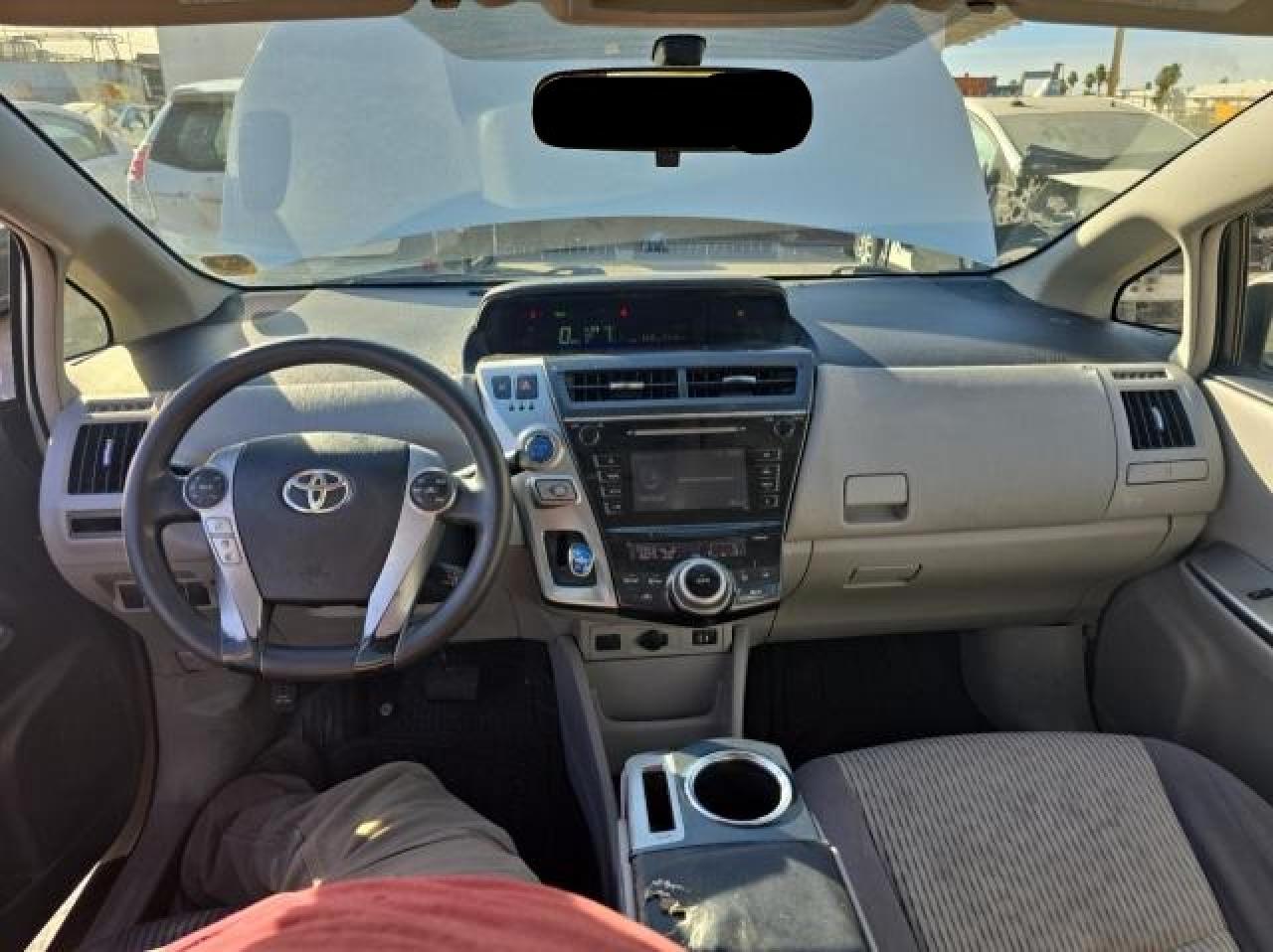 2015 Toyota Prius - Image 9