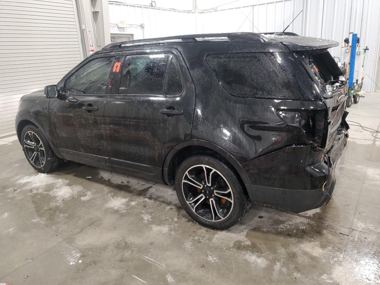2015 Ford Explorer - Image 2