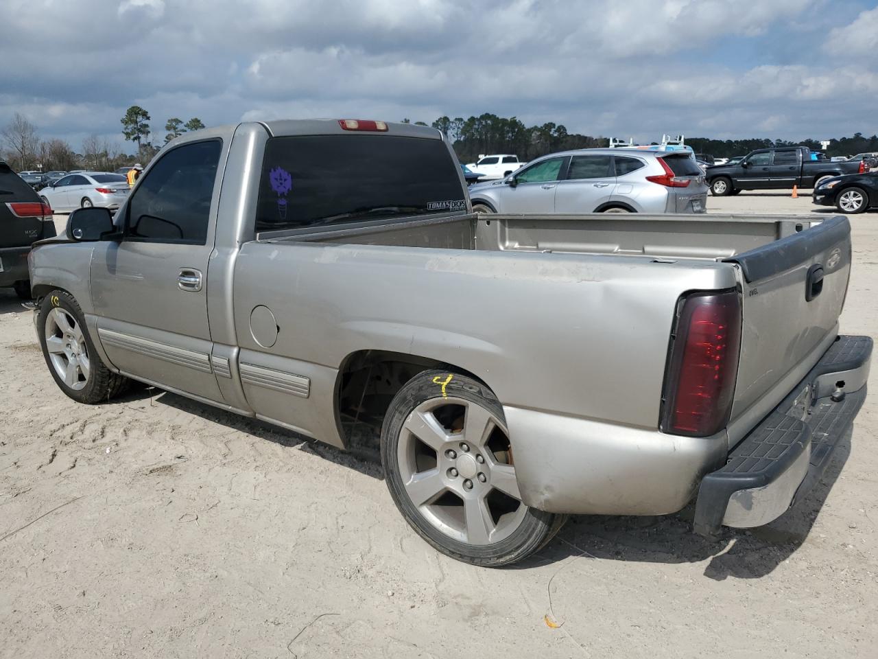 2000 Chevrolet Silverado - Image 2