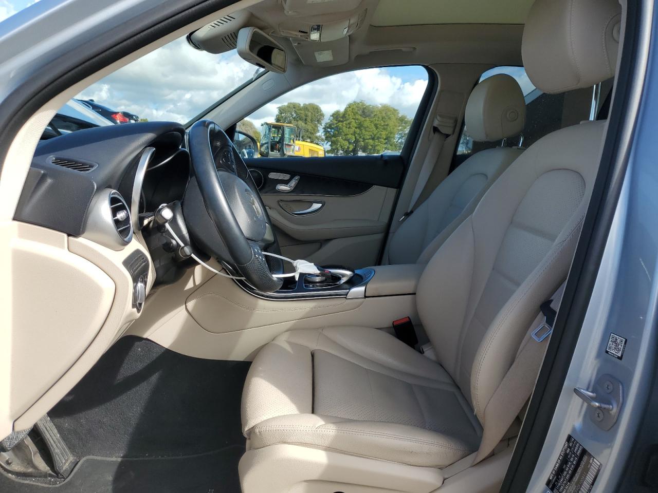 2016 Mercedes-Benz GLC - Image 7