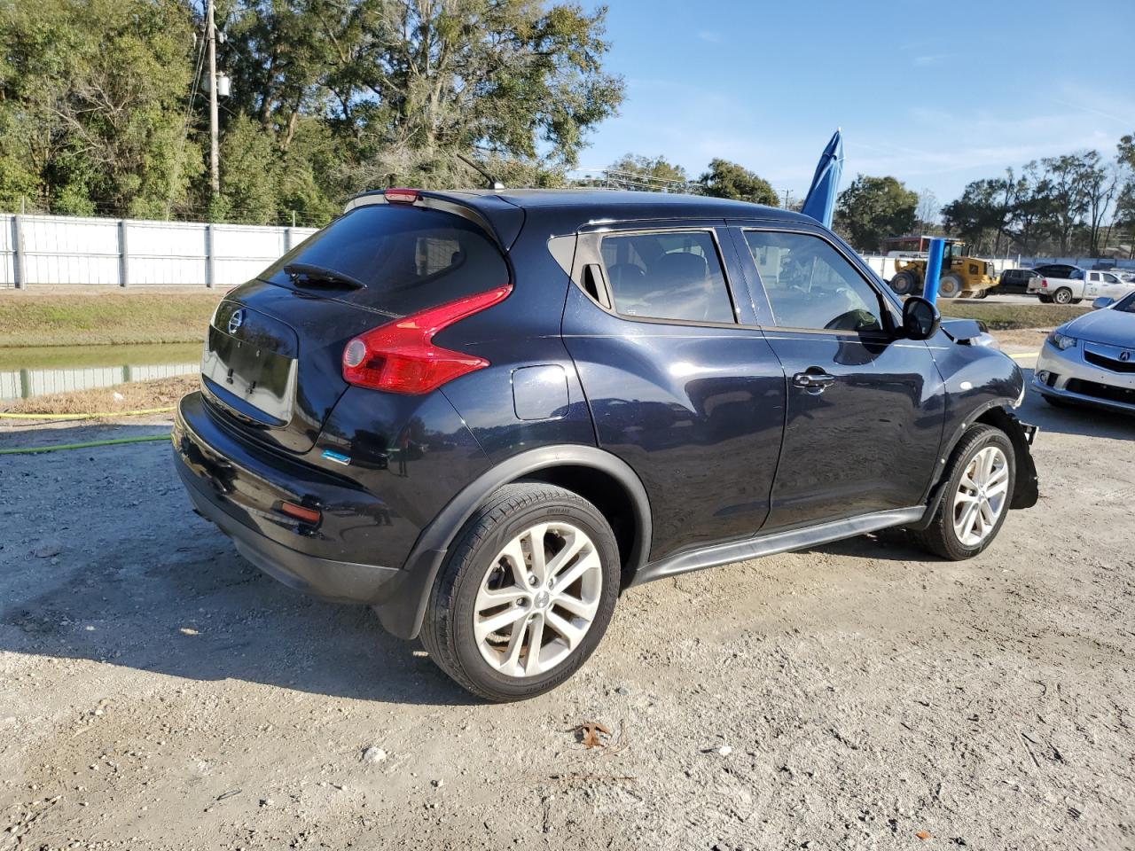 2014 Nissan Juke - Image 3