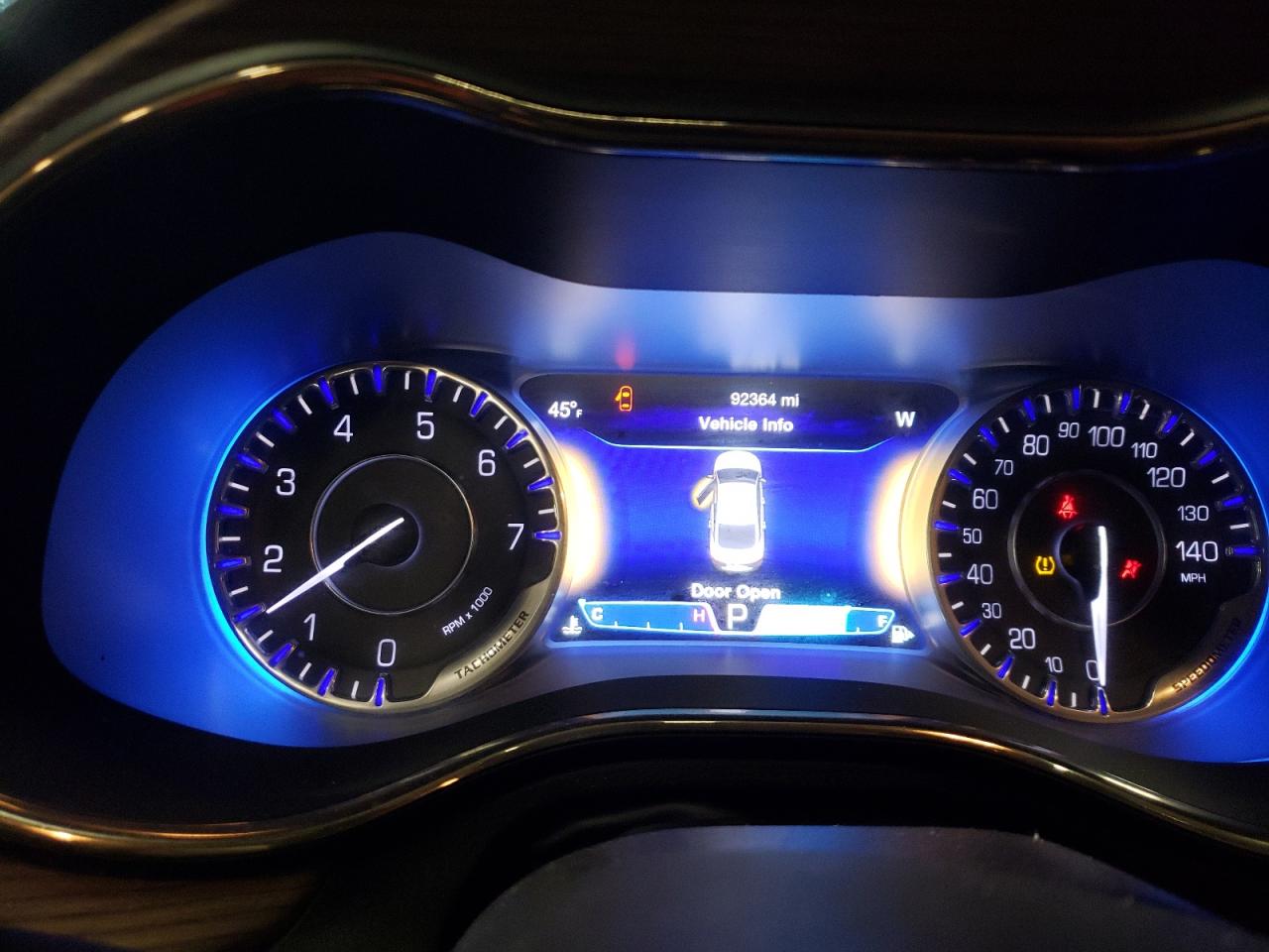 2015 Chrysler 200 - Image 9
