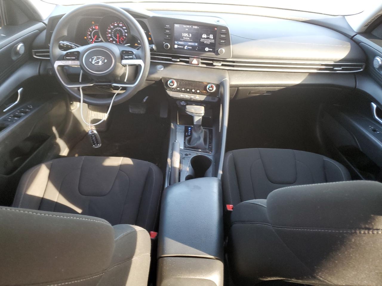 2021 Hyundai Elantra - Image 8