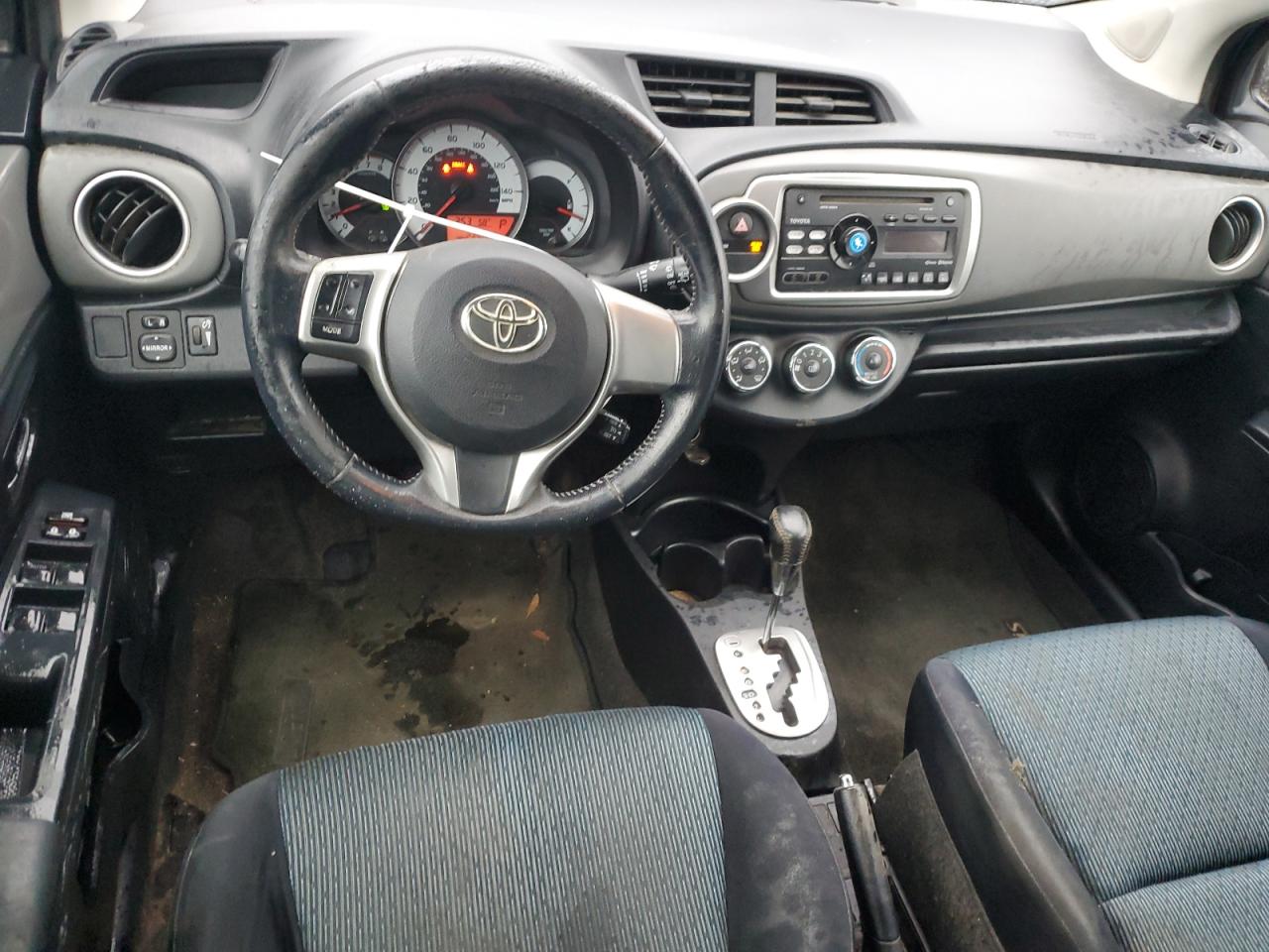 2012 Toyota Yaris - Image 8