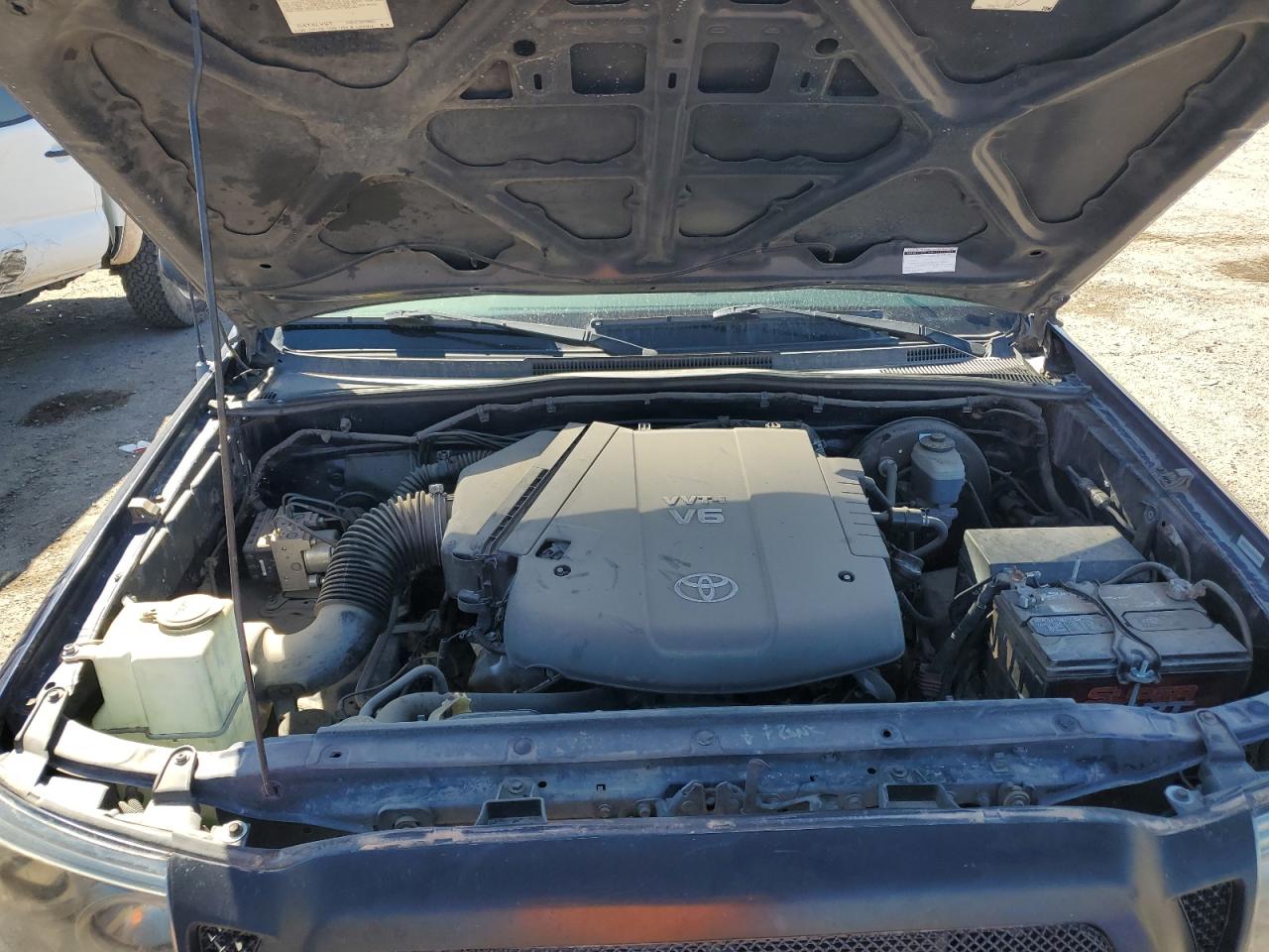 2006 Toyota Tacoma - Image 11