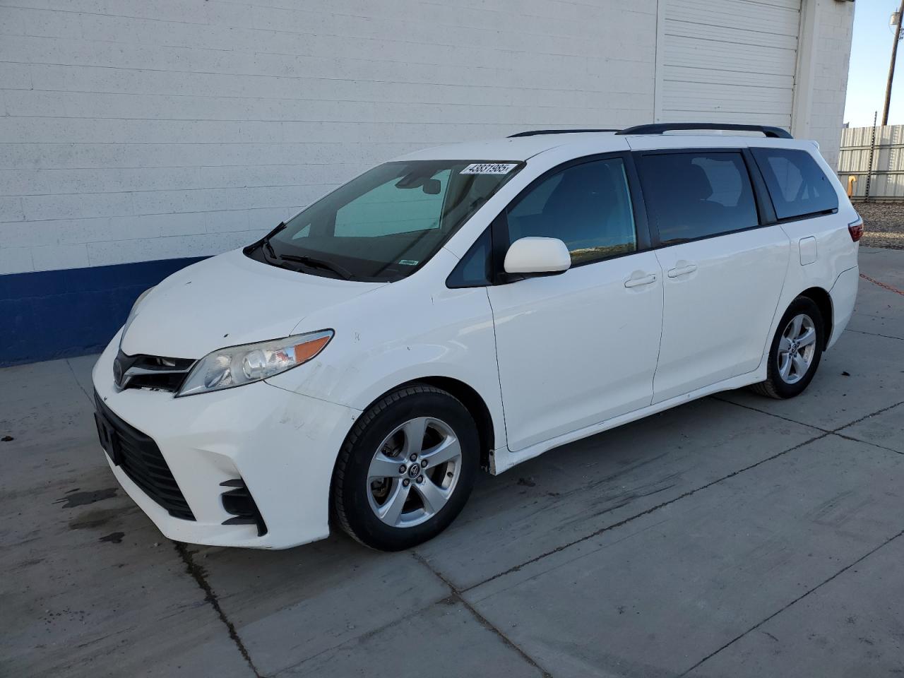 2019 Toyota Sienna - Image 1