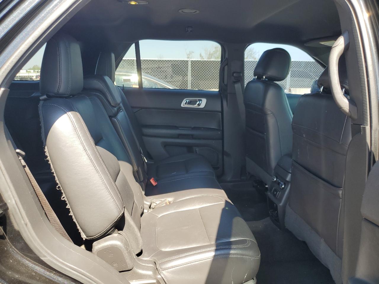2015 Ford Explorer - Image 11