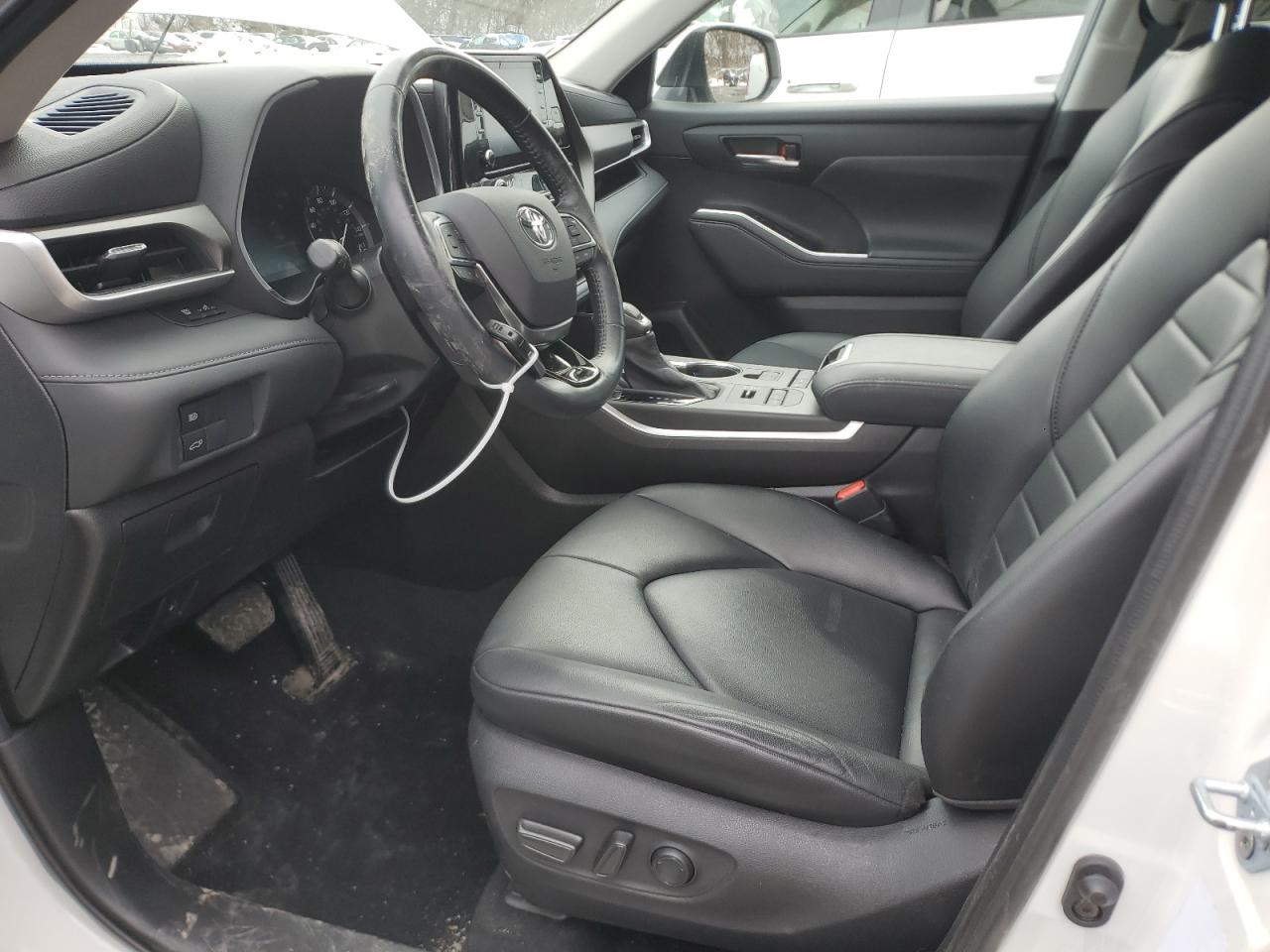 2021 Toyota Highlander - Image 7