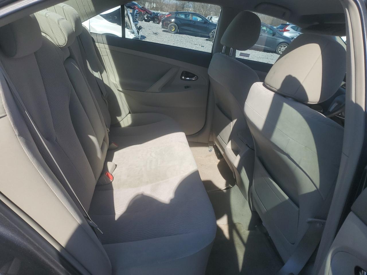 2011 Toyota Camry - Image 10
