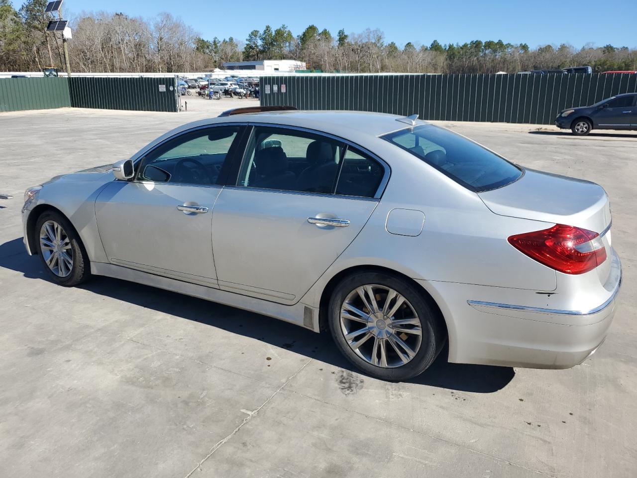 2013 Hyundai Genesis - Image 2