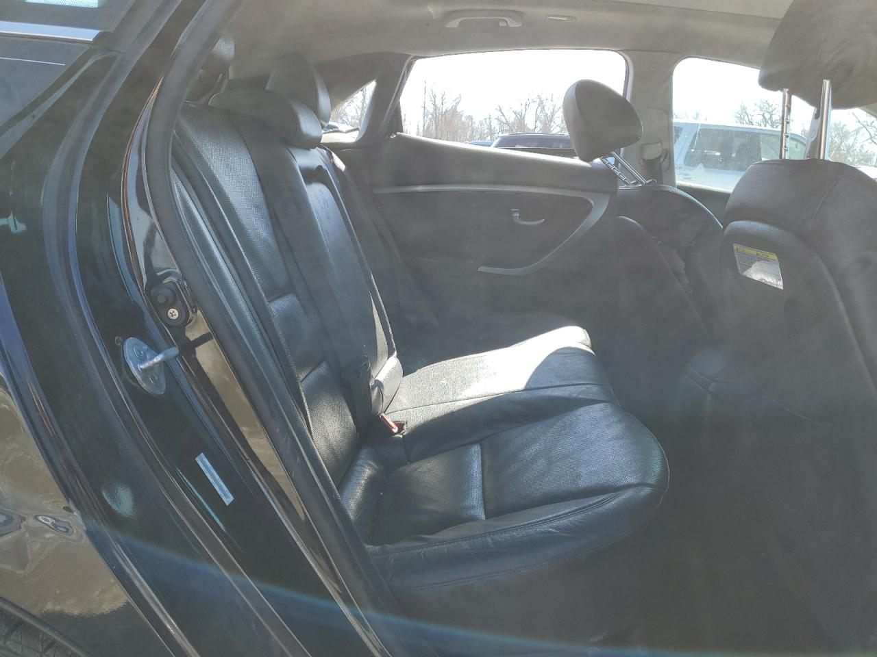 2013 Hyundai Elantra - Image 11