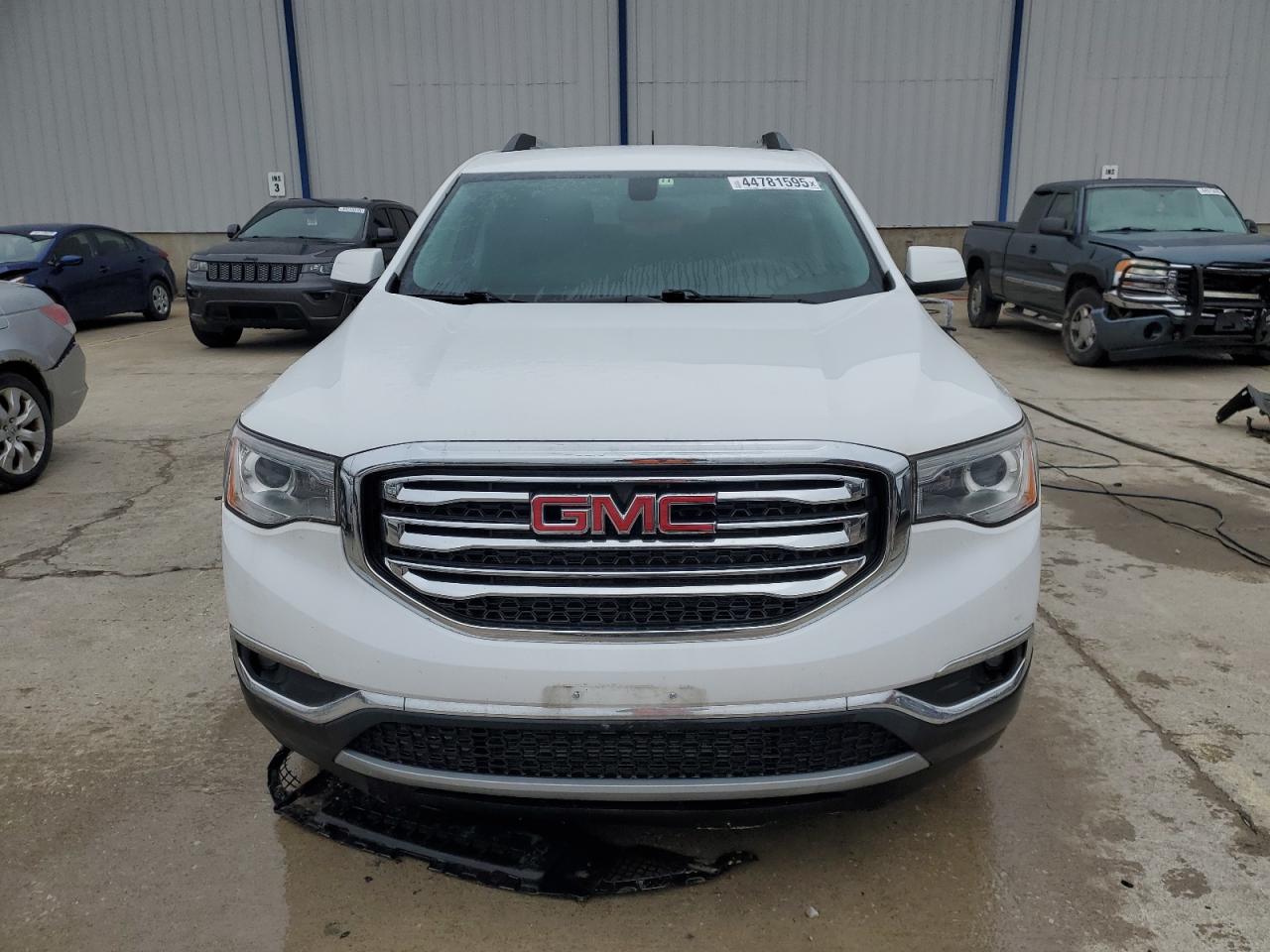 2017 GMC Acadia - Image 5