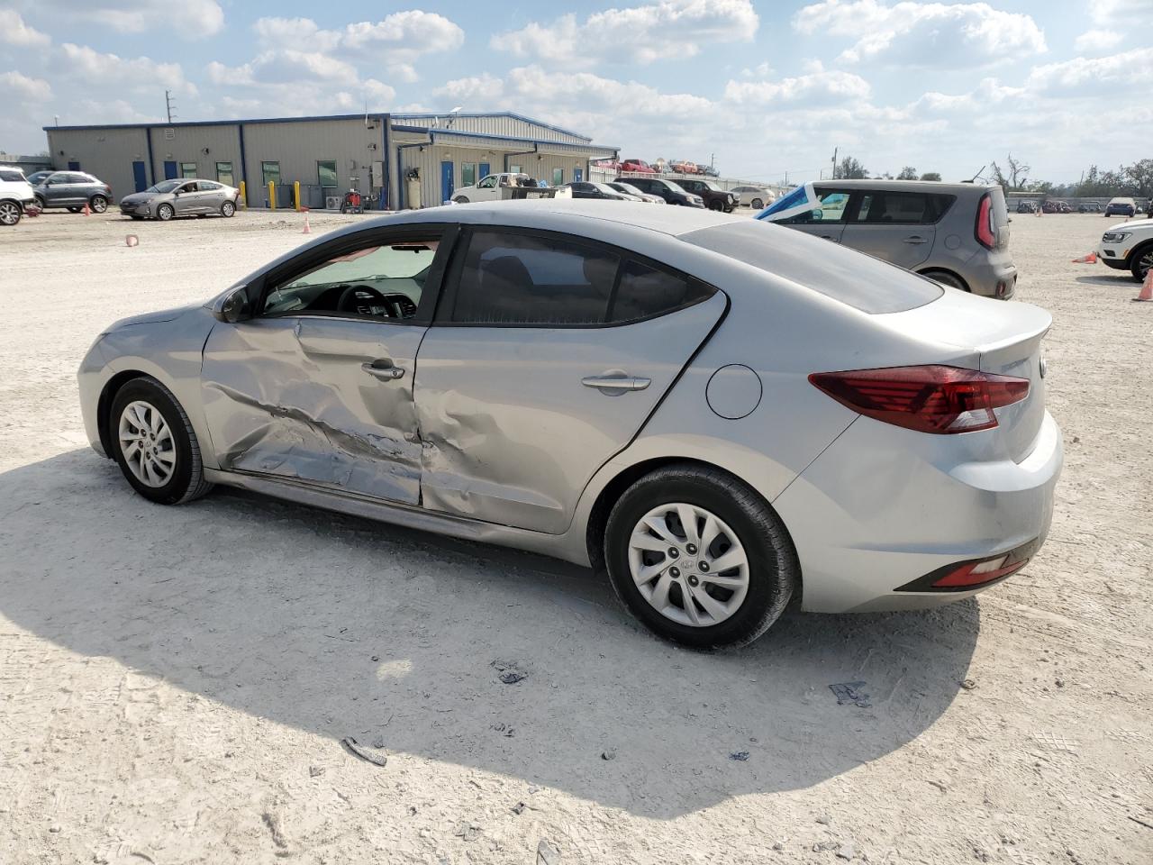 2020 Hyundai Elantra - Image 2