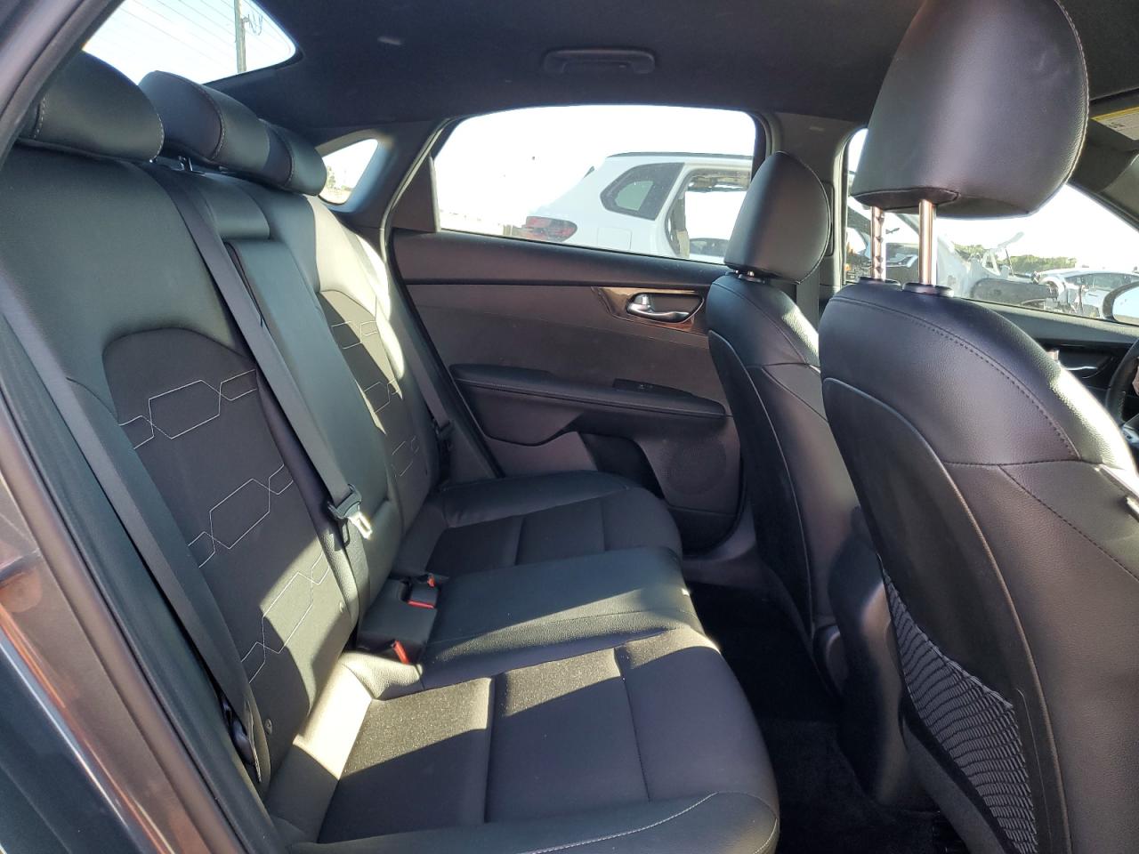 2023 Kia Forte - Image 10