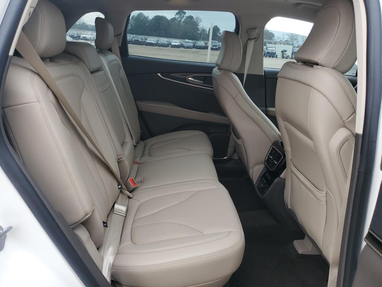 2022 Lincoln Nautilus - Image 12