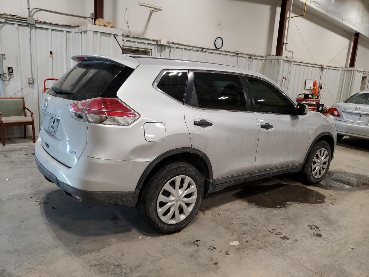 2016 Nissan Rogue - Image 3