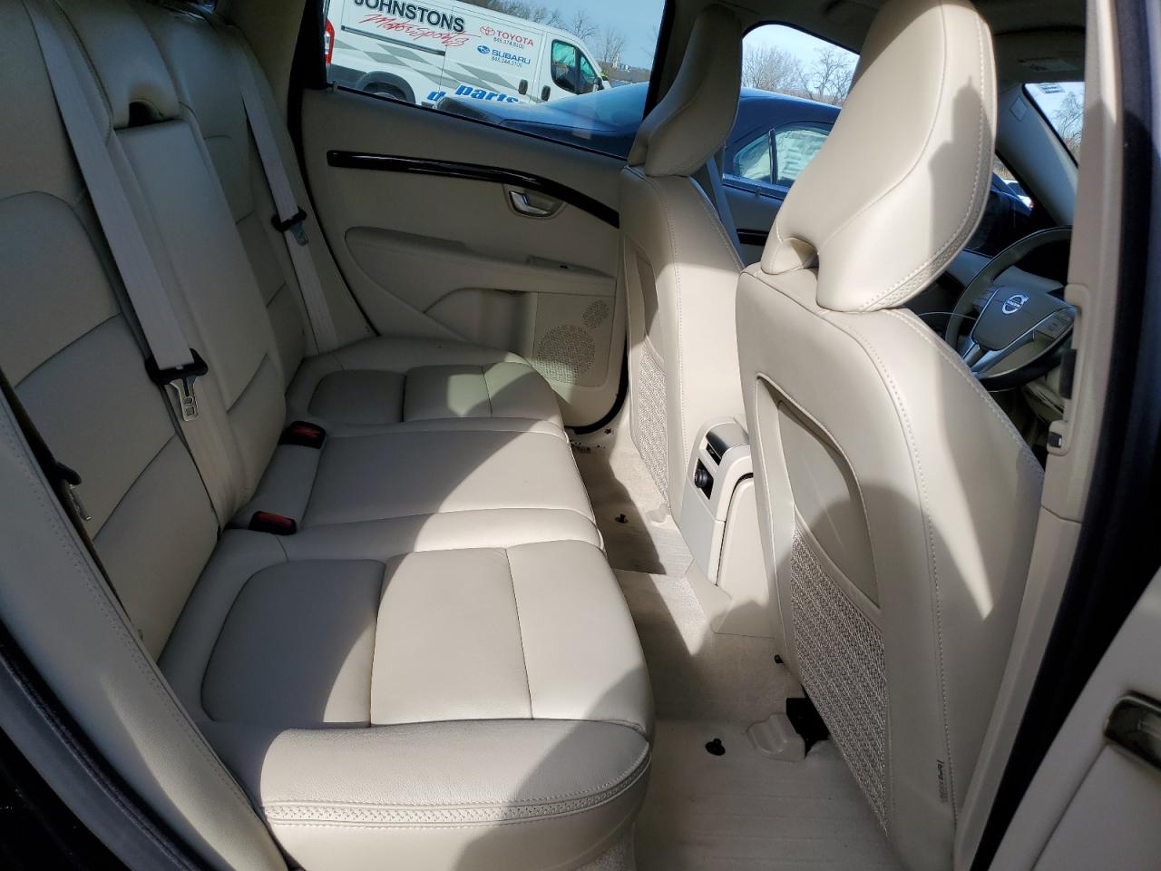 2016 Volvo XC70 - Image 11