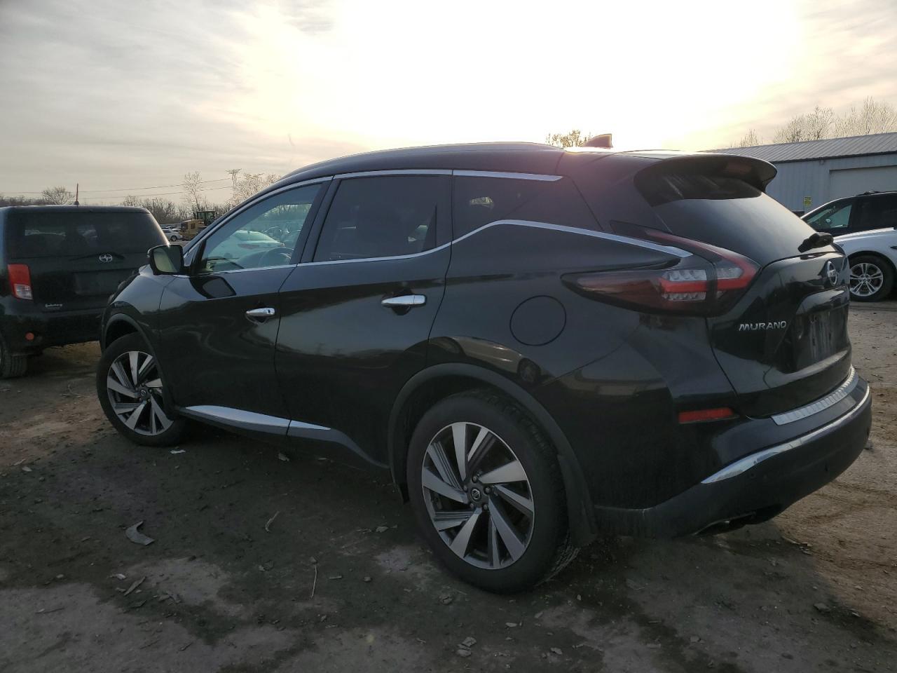 2019 Nissan Murano - Image 2