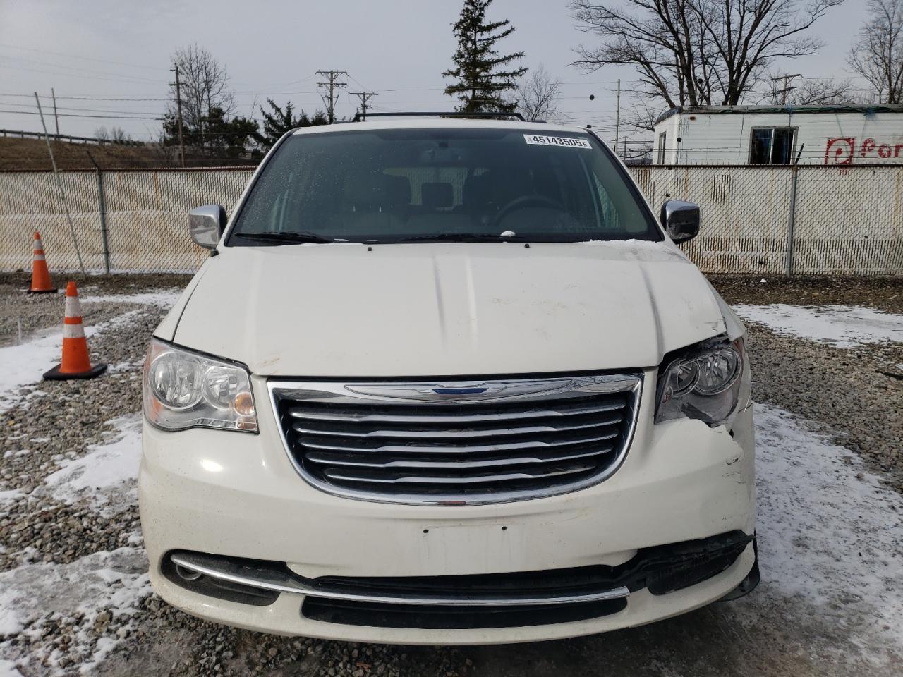 2012 Chrysler Town & Country - Image 5