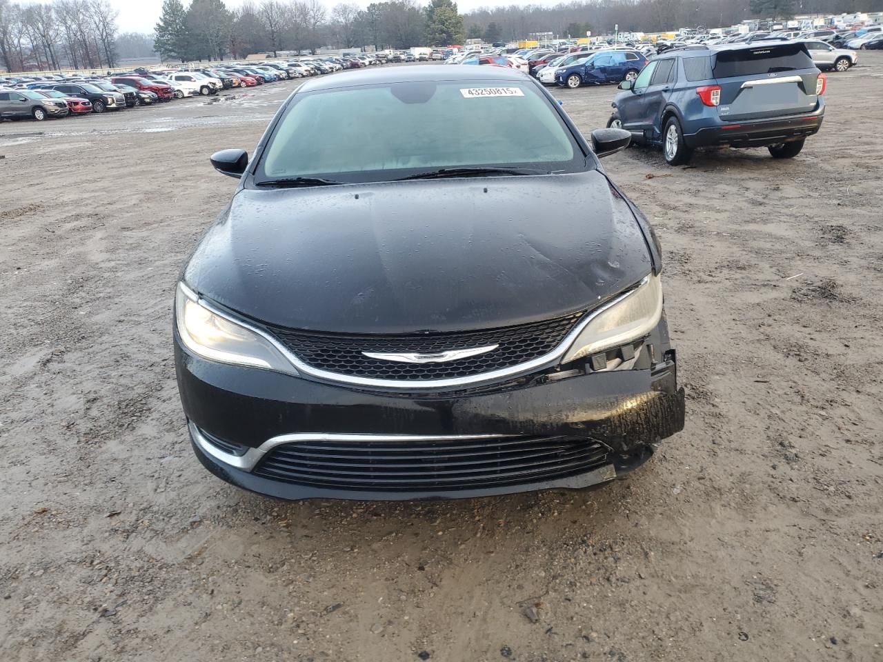 2015 Chrysler 200 - Image 5