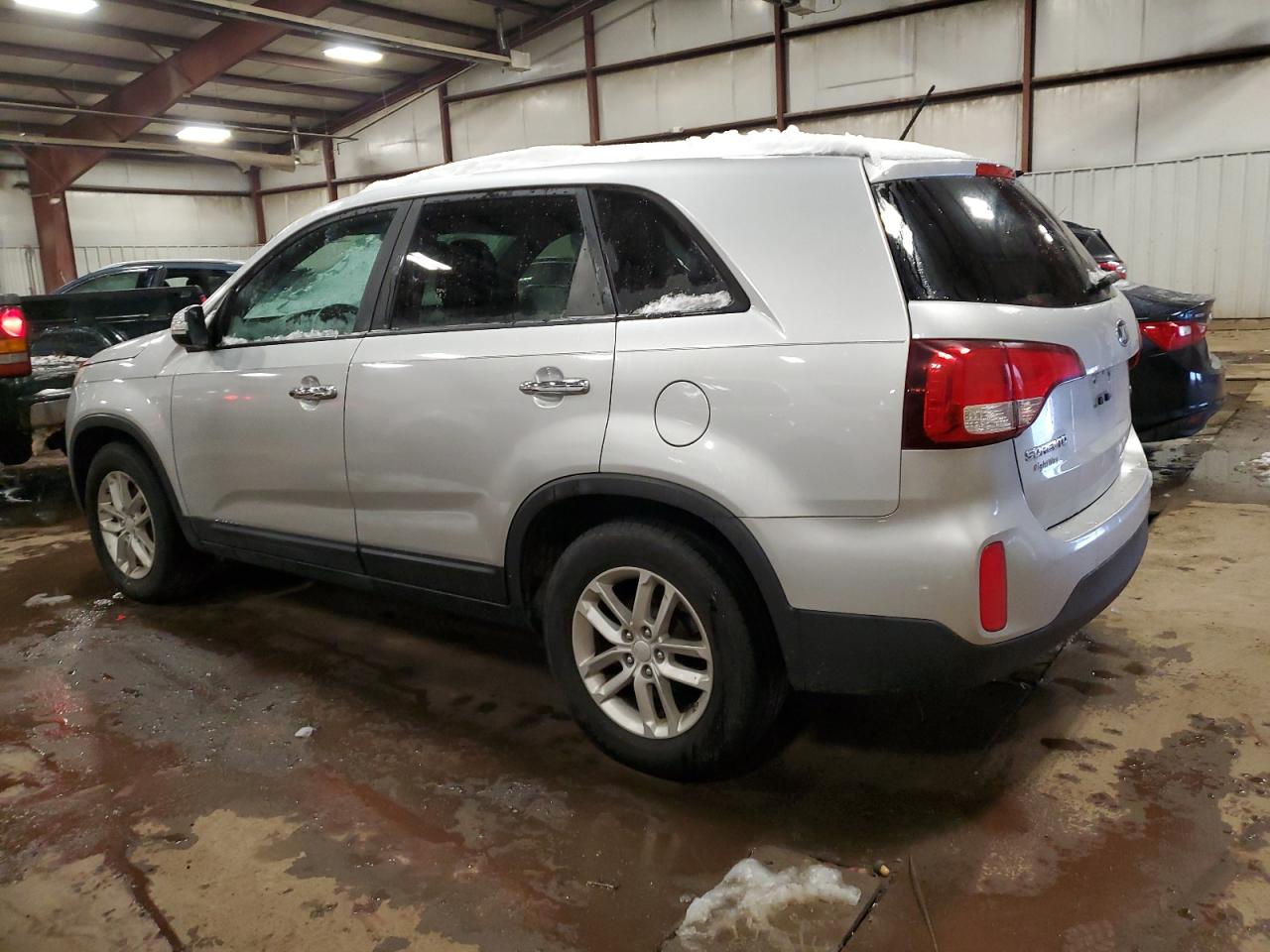 2015 Kia Sorento - Image 2