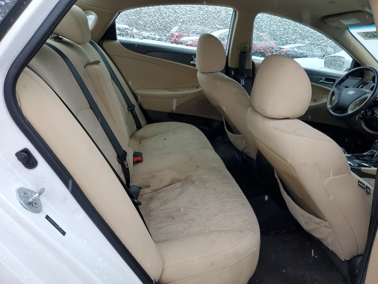 2013 Hyundai Sonata - Image 10