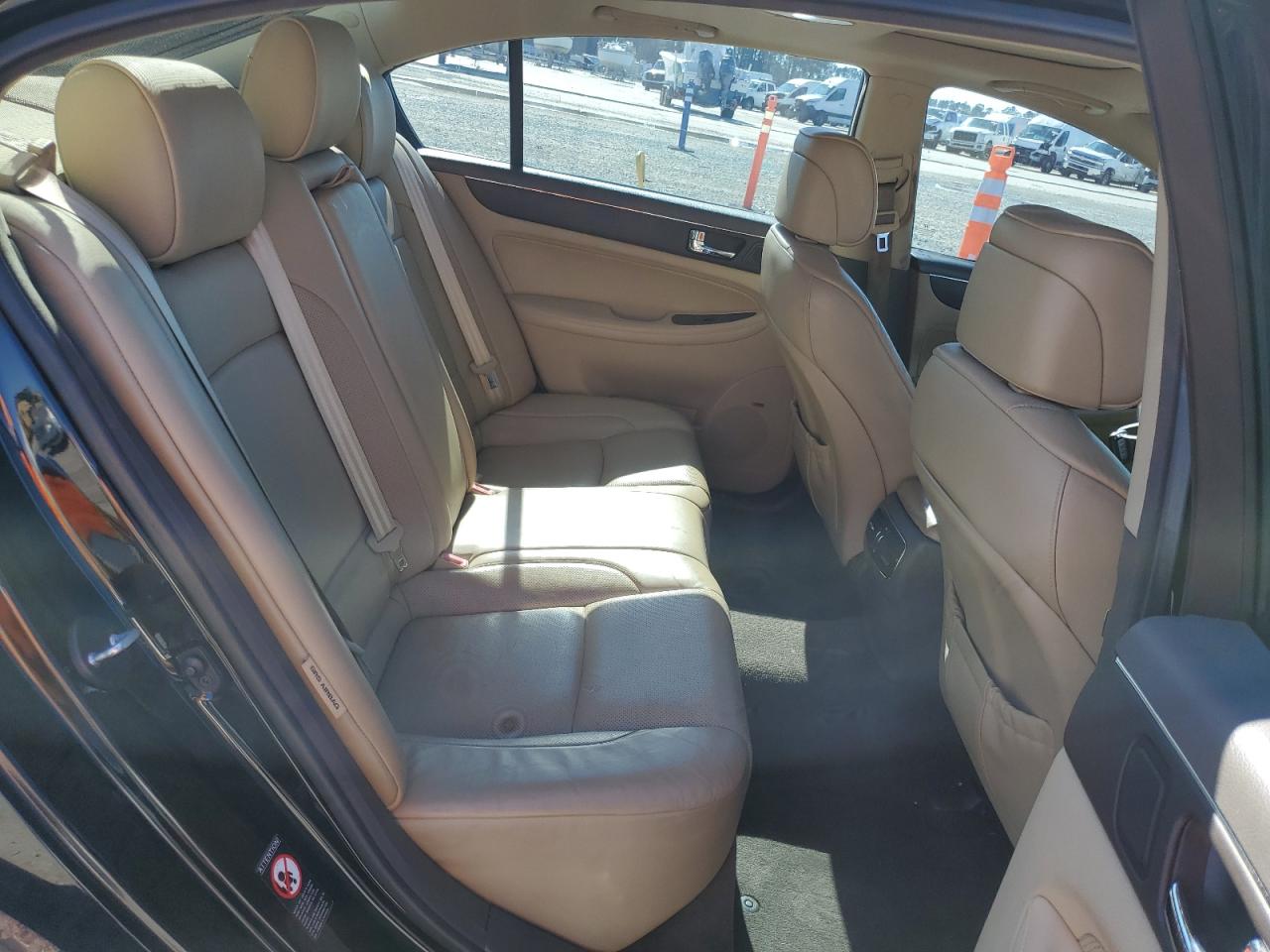 2010 Hyundai Genesis - Image 10