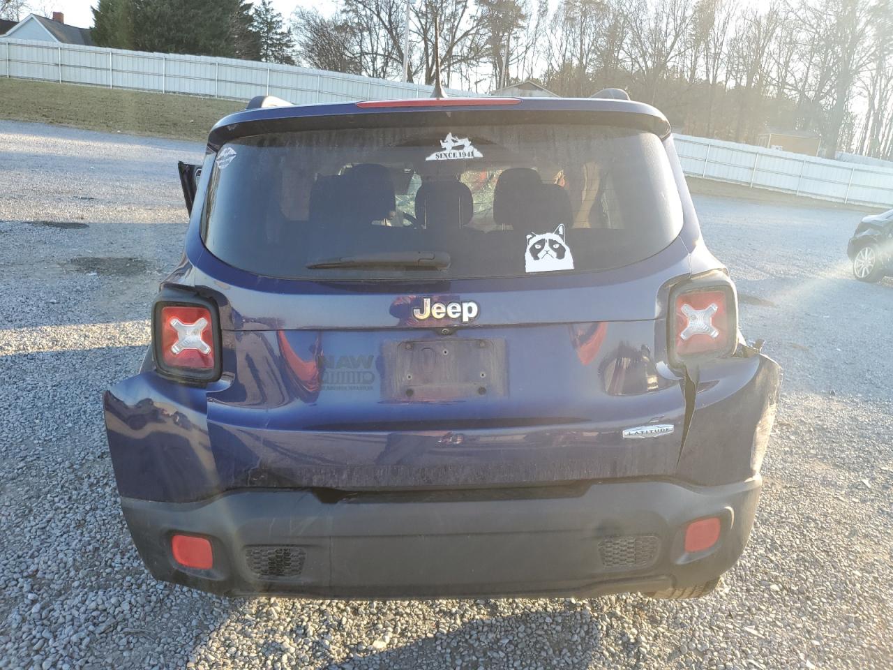 2017 Jeep Renegade - Image 6