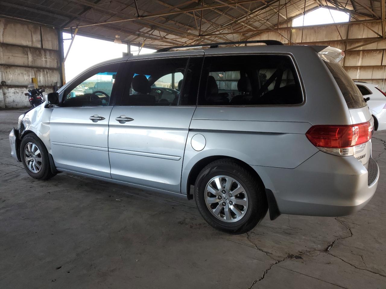 2010 Honda Odyssey - Image 2