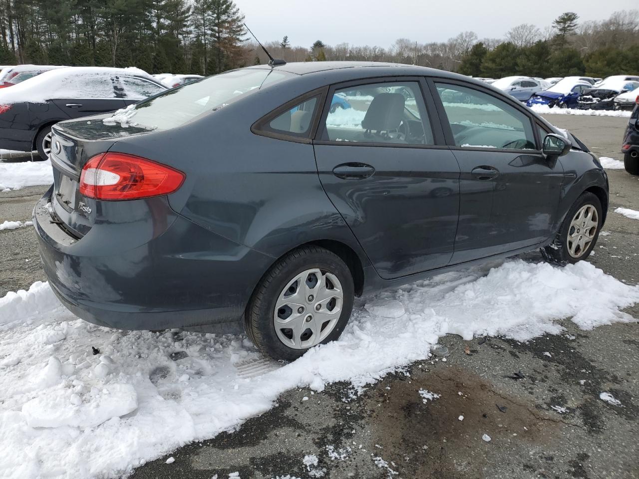 2011 Ford Fiesta - Image 3
